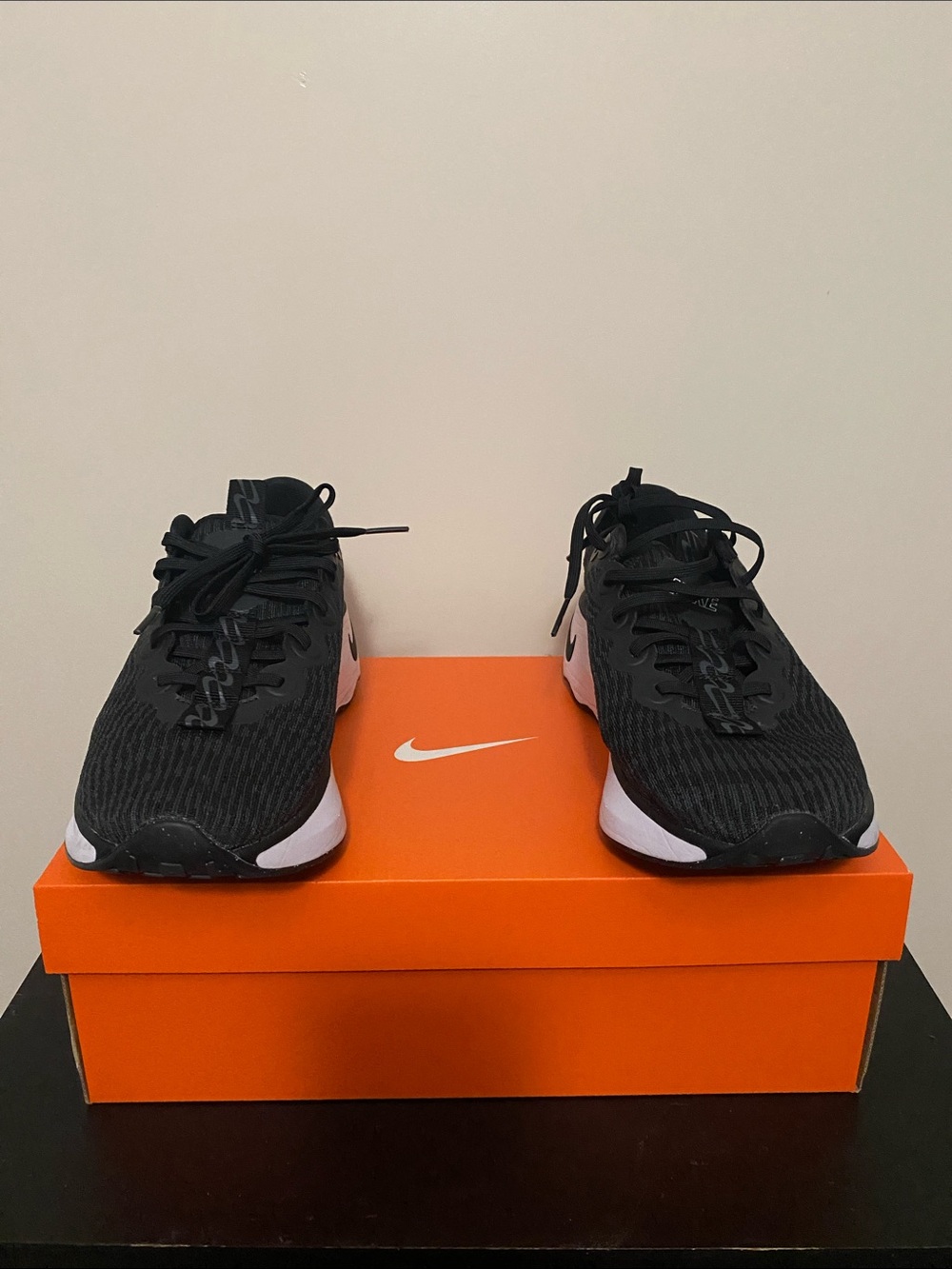 Nike Motiva Women’s Black and White Walking Shoes